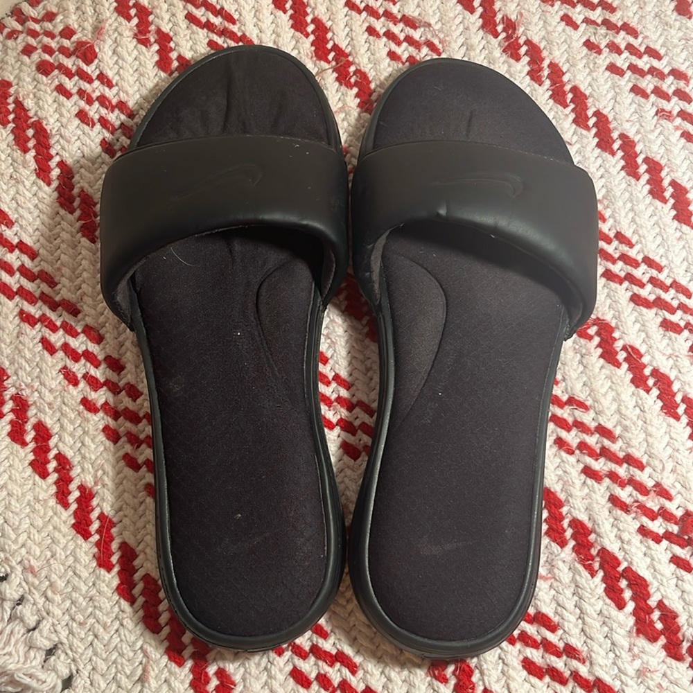 Memory foam Nike slides